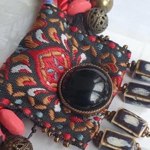 Vörös és fekete - ékszer - nyaklánc - medálos nyaklánc - Meska.hu