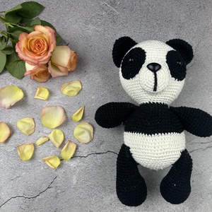 Kézműves, horgolt panda - 22 cm, Játék & Sport, Plüssállat & Játékfigura, Maci, Horgolás, MESKA