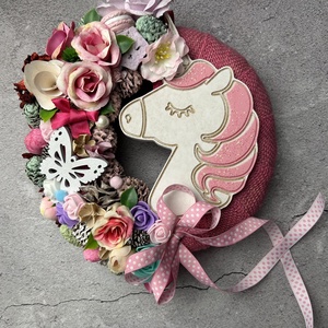 Lányos ajtódísz egyszarvúval, Otthon & Életmód, Dekoráció, Ajtó- és ablak dekoráció, Ajtódísz & Kopogtató, Virágkötés, MESKA