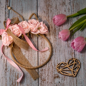 Virágos ajtódísz, Otthon & Életmód, Dekoráció, Ajtó- és ablak dekoráció, Ajtódísz & Kopogtató, Virágkötés, MESKA