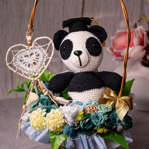 Ballagási kosár kézműves, horgolt pandával -  - Meska.hu