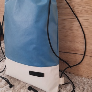 Vízlepergető kék hátizsák egy kis feketével - táska & tok - hátizsák - hátizsák - Meska.hu