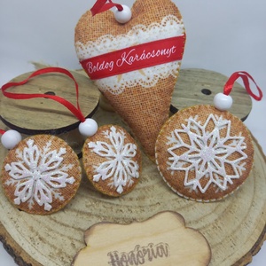 Karácsonyi hópelyhek - filc karácsonyfa dísz (4db) - karácsony - karácsonyi lakásdekoráció - karácsonyfadíszek - Meska.hu Karácsonyi hópelyhek - filc karácsonyfa dísz (4db) - karácsony - karácsonyi lakásdekoráció - karácsonyfadíszek - Meska.hu