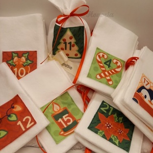 24 db filc zsákocska-ADVENTI NAPTÁR- színes (1913) - karácsony - adventi díszek - adventi naptár - Meska.hu