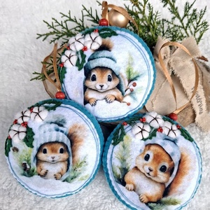 Karácsonyi cuki mókusok gyapotvirággal - filc karácsonyfa dísz szett - Meska.hu