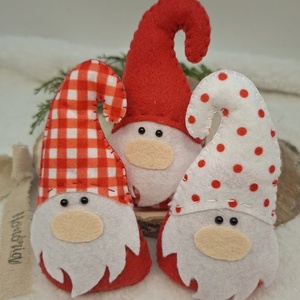 Karácsonyi manók - filc karácsonyfa dísz (3db)-piros - karácsony - karácsonyi lakásdekoráció - karácsonyi manók, figurák - Meska.hu