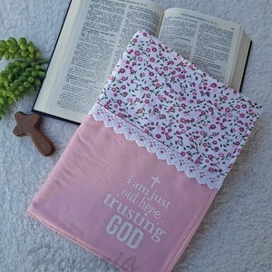 Bibliaborító-könyvtartó-Rózsaszín/virágos-trusting-Bibliatartó - Meska.hu