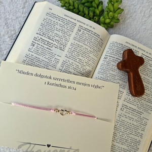 Zsinór karkötő Szív medállal-rózsaszín-1Kor 16:14 - Meska.hu