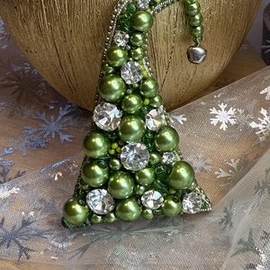 Grincsfa bross, Ékszer, Kitűző és Bross, Ékszerkészítés, Gyöngyfűzés, gyöngyhímzés, MESKA