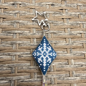 Hópelyhes kulcstartó, dísz - táska & tok - kulcstartó & táskadísz - kulcstartó - Meska.hu