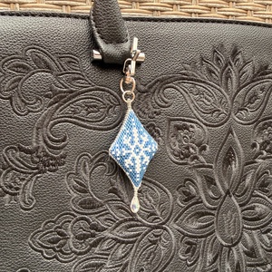 Hópelyhes kulcstartó, dísz - táska & tok - kulcstartó & táskadísz - kulcstartó - Meska.hu