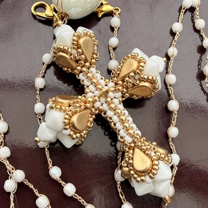 Kereszt medál lánccal/rózsafüzér, Ékszer, Nyaklánc, Medál, Ékszerkészítés, Gyöngyfűzés, gyöngyhímzés, MESKA