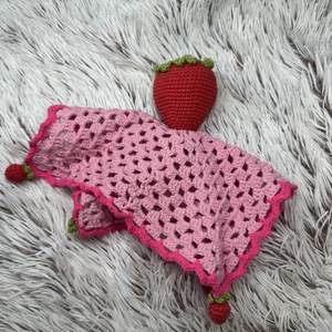 Horgolt epres szundikendő - baba - mama - baba játékok - szundikendő, alvóka - Meska.hu