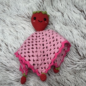 Horgolt epres szundikendő - baba - mama - baba játékok - szundikendő, alvóka - Meska.hu