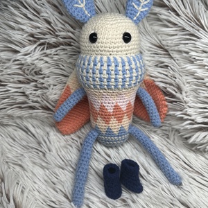 Horgolt Molylepke levehető cipőkkel, Játék & Sport, Plüssállat & Játékfigura, Pillangó, Horgolás, MESKA