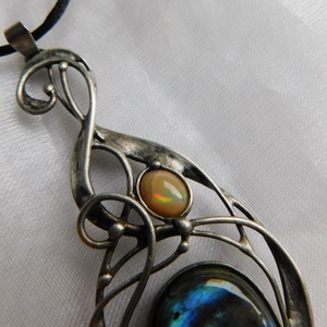 FOGLALVA! Labradorit medál opállal - ékszer - nyaklánc - medál - Meska.hu