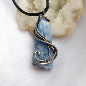 Nyers kianit medál - ékszer - nyaklánc - hosszú nyaklánc - Meska.hu