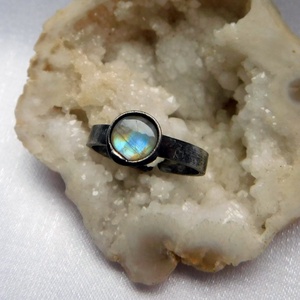 Szivárvány holdkő gyűrű - ékszer - gyűrű - statement gyűrű - Meska.hu