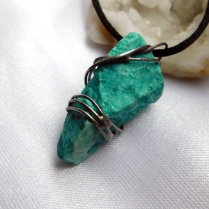 Nyers krizokolla medál - ékszer - nyaklánc - medálos nyaklánc - Meska.hu