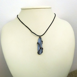 Kianit medál - ékszer - nyaklánc - hosszú nyaklánc - Meska.hu