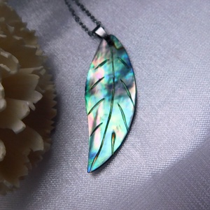 Abalone (paua)kagyló gyöngyház medál  - ékszer - nyaklánc - medálos nyaklánc - Meska.hu