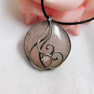 Rózsakvarc medál  - ékszer - nyaklánc - medál - Meska.hu