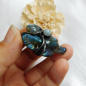 Labradorit farkasfej medál akvamarinnal - ékszer - nyaklánc - medál - Meska.hu