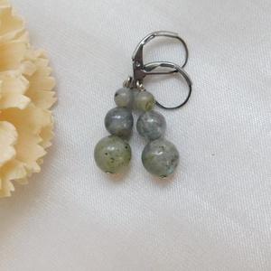 Labradorit fülbevaló - ékszer - fülbevaló - lógó fülbevaló - Meska.hu