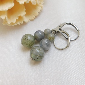 Labradorit fülbevaló - ékszer - fülbevaló - lógó fülbevaló - Meska.hu