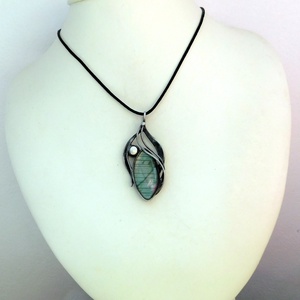 Labradorit medál folyami gyönggyel - ékszer - nyaklánc - medálos nyaklánc - Meska.hu