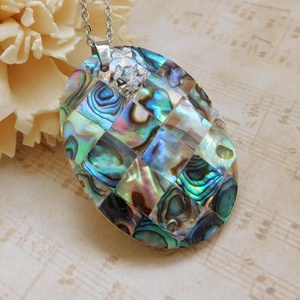 Abalon (paua)kagyló gyöngyház medál  - ékszer - nyaklánc - medálos nyaklánc - Meska.hu Abalon (paua)kagyló gyöngyház medál  - ékszer - nyaklánc - medálos nyaklánc - Meska.hu