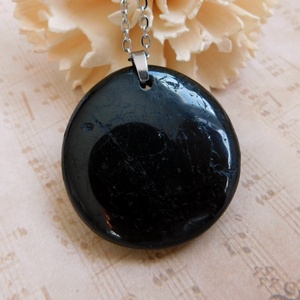 Fekete turmalin medál acél láncon - ékszer - nyaklánc - medál - Meska.hu