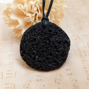 Lávakő bőr szálon - ékszer - nyaklánc - medál - Meska.hu