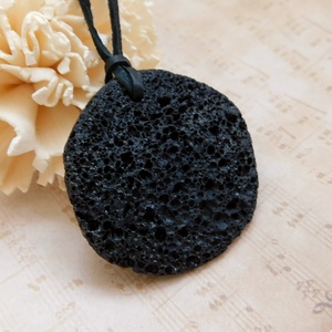 Lávakő bőr szálon - ékszer - nyaklánc - medál - Meska.hu