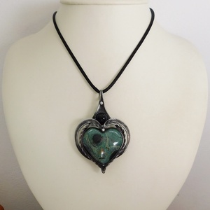 Eldarit ( kambaba jáspis ) szív medál ónixszal - ékszer - nyaklánc - medál - Meska.hu