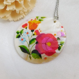 Gyöngyház virág medál acél láncon - Meska.hu