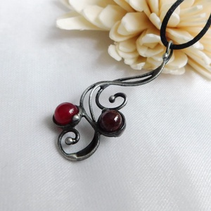 Gránát medál jádéval - ékszer - nyaklánc - medálos nyaklánc - Meska.hu