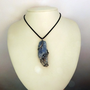 Kétoldalas nyers kianit medál  - ékszer - nyaklánc - hosszú nyaklánc - Meska.hu