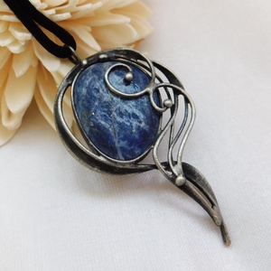 Szodalit medál - ékszer - nyaklánc - medálos nyaklánc - Meska.hu