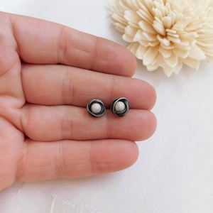 Bedugós howlit fülbevaló - ékszer - fülbevaló - pötty fülbevaló - Meska.hu