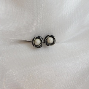 Bedugós howlit fülbevaló - ékszer - fülbevaló - pötty fülbevaló - Meska.hu