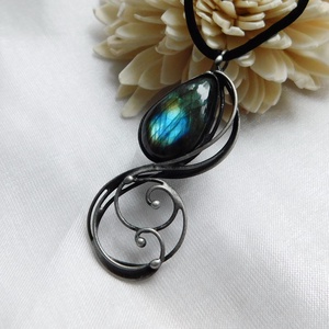 Labradorit medál - ékszer - nyaklánc - medálos nyaklánc - Meska.hu