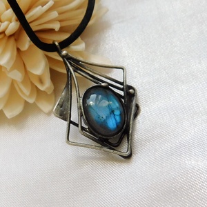 Labradorit medál - ékszer - nyaklánc - medálos nyaklánc - Meska.hu