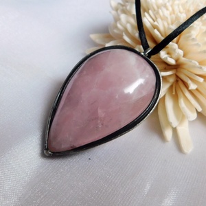 Rózsakvarc medál  - ékszer - nyaklánc - medál - Meska.hu