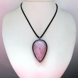 Rózsakvarc medál  - ékszer - nyaklánc - medál - Meska.hu