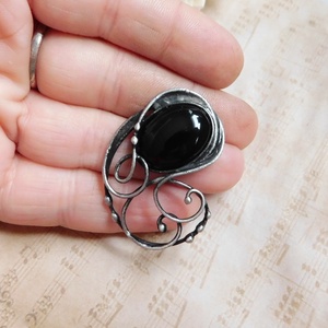 Ónix bross / kitűző - ékszer - kitűző és bross - Meska.hu