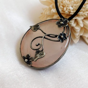 Rózsakvarc medál  - ékszer - nyaklánc - medál - Meska.hu