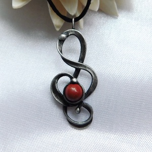 Vörös jáspis violinkulcs medál  - ékszer - nyaklánc - medálos nyaklánc - Meska.hu