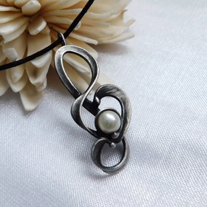 Folyami gyöngy violinkulcs medál, Ékszer, Nyaklánc, Medálos nyaklánc, Fémmegmunkálás, Ékszerkészítés, MESKA