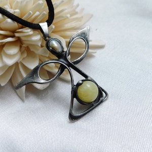 Kalcit angyal medál folyami gyönggyel - ékszer - nyaklánc - medál - Meska.hu